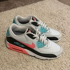 Nike Air Max - Size 7
